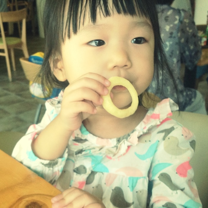 양파과자먹는 재하